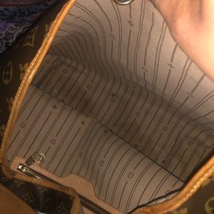 Louis Vuitton hobo bag